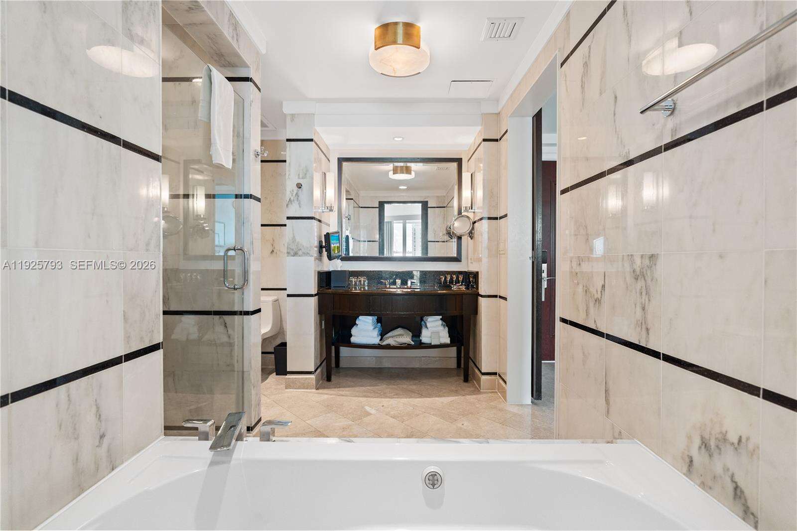 Fontainebleau 3 at 4391 Collins Ave, Miami Beach, FL 33140 - For Sale photo 21