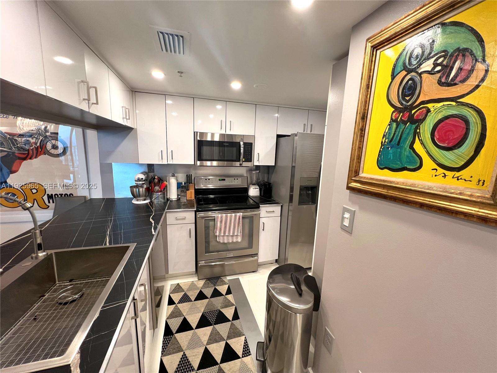 The Floridian at 650 W Ave, Miami Beach, FL 33139 - For Sale photo 15