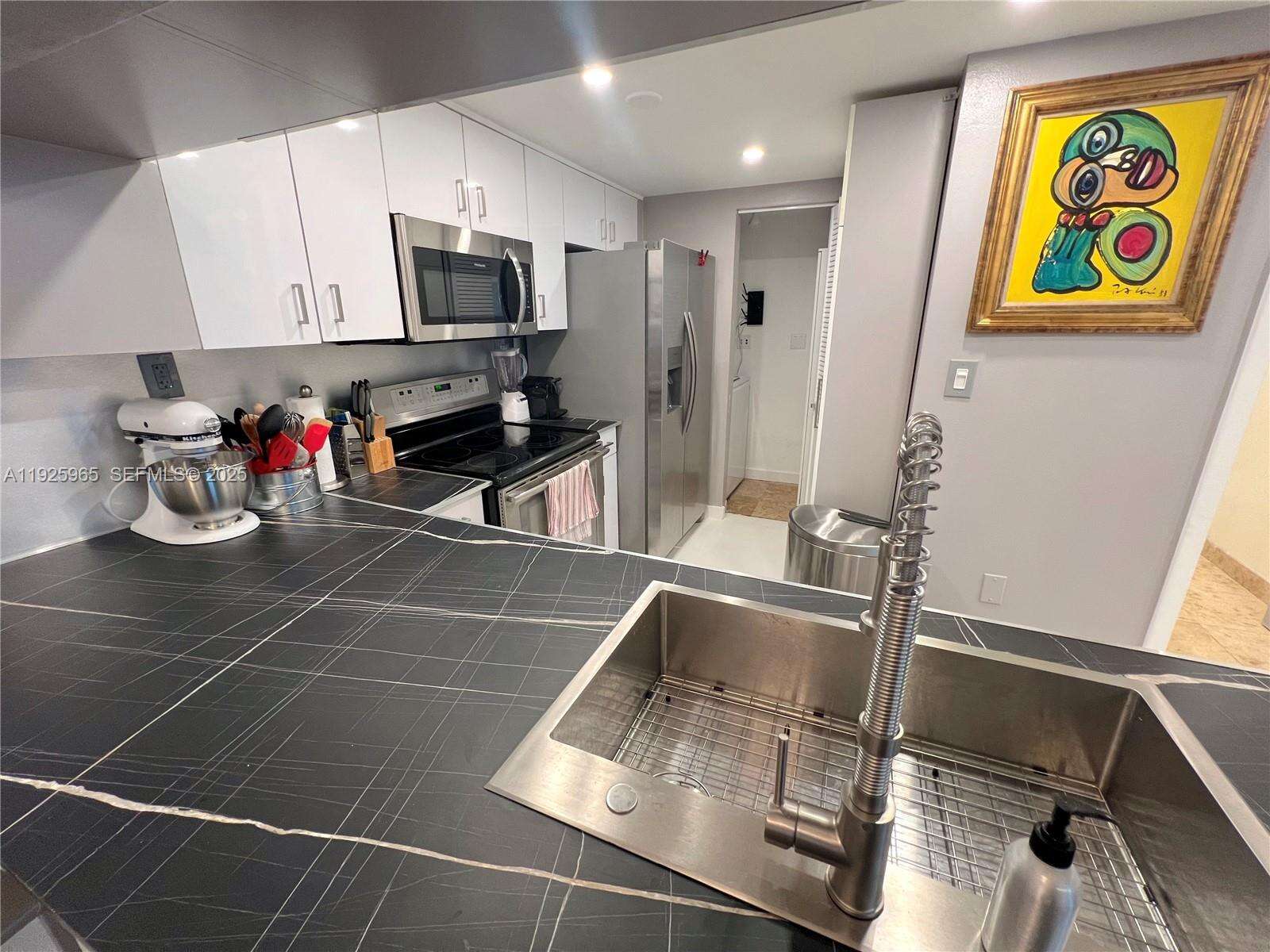 The Floridian at 650 W Ave, Miami Beach, FL 33139 - For Sale photo 16
