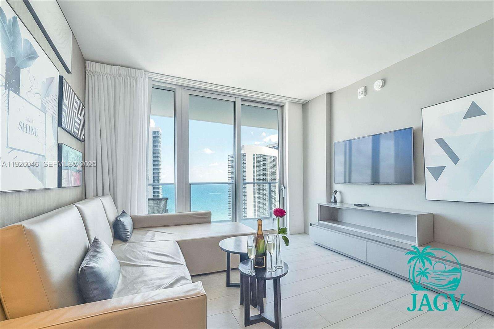 Hyde Beach House at 4010 Ocean Dr, Hollywood, FL 33019 - For Sale photo 4
