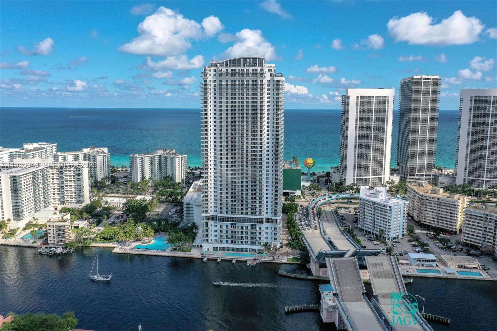 Hyde Beach House at 4010 Ocean Dr, Hollywood, FL 33019 - For Sale photo 42