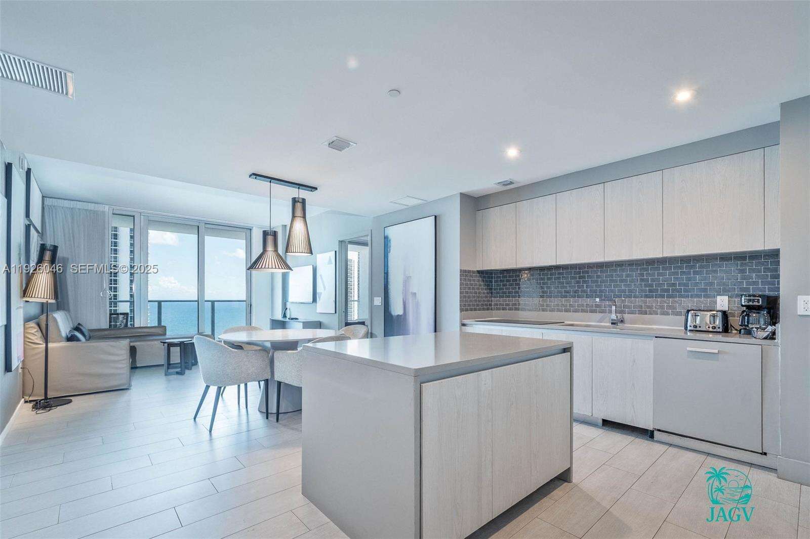 Hyde Beach House at 4010 Ocean Dr, Hollywood, FL 33019 - For Sale photo 47