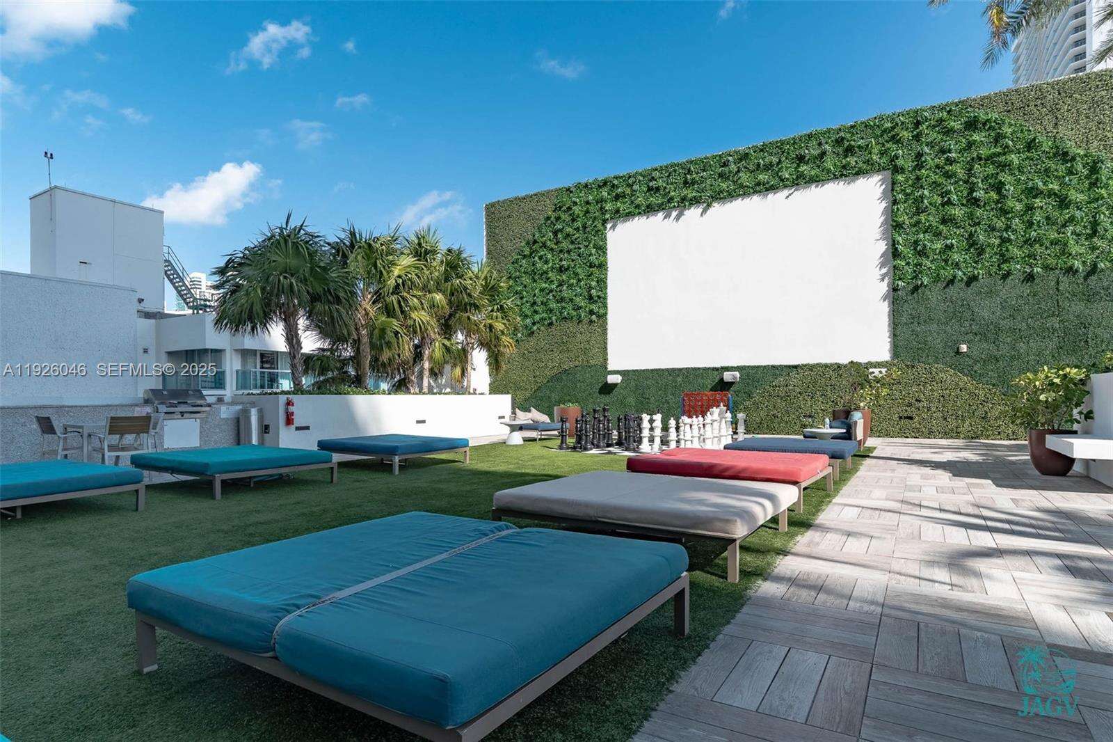 Hyde Beach House at 4010 Ocean Dr, Hollywood, FL 33019 - For Sale photo 7
