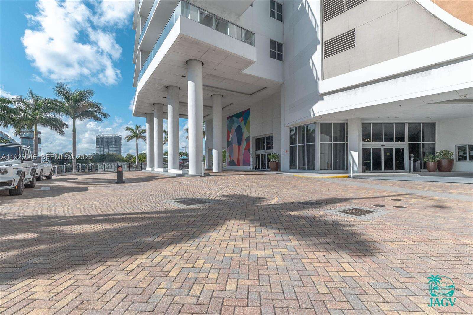 Hyde Beach House at 4010 Ocean Dr, Hollywood, FL 33019 - For Sale photo 9