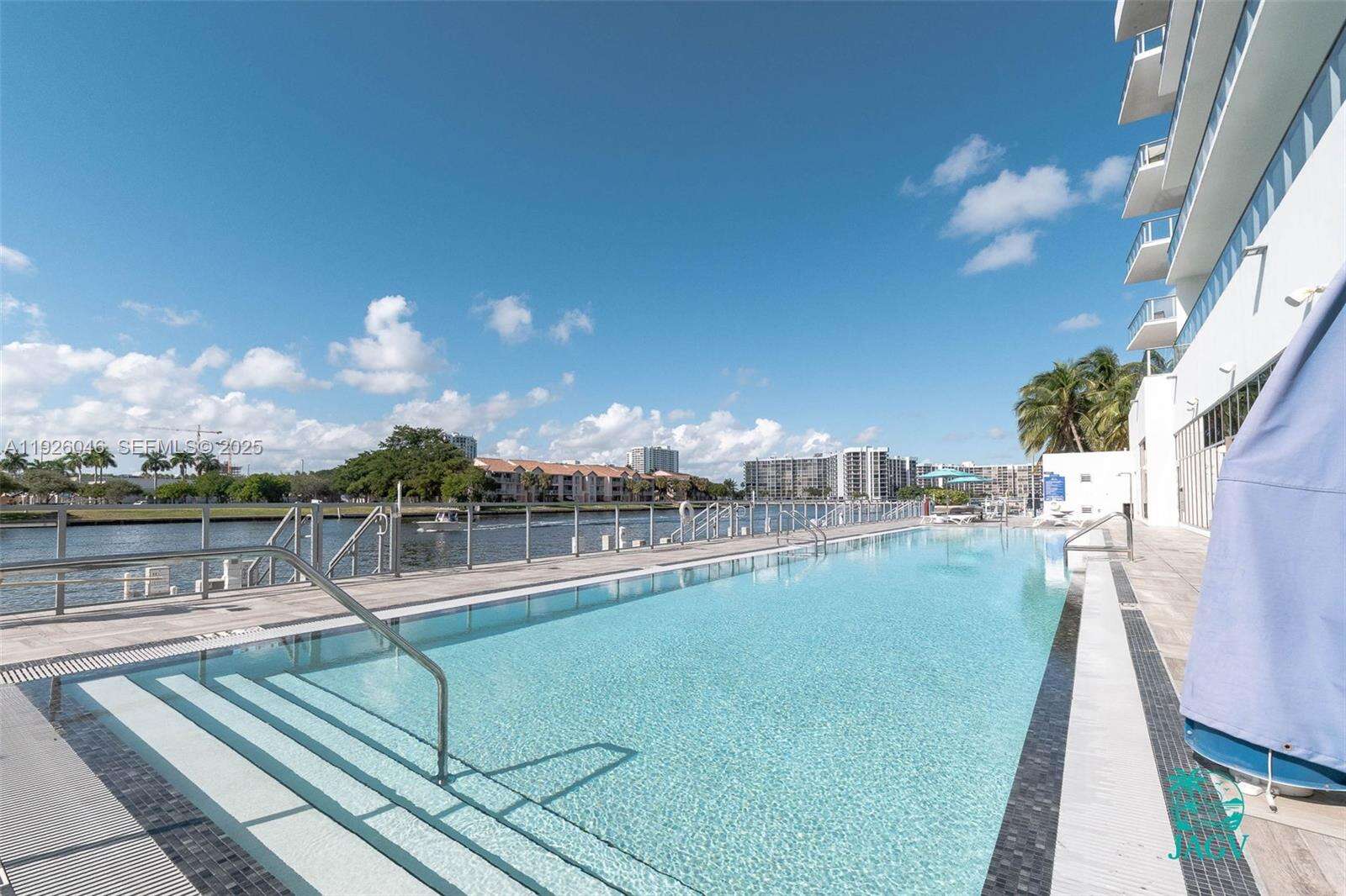 Hyde Beach House at 4010 Ocean Dr, Hollywood, FL 33019 - For Sale photo 10