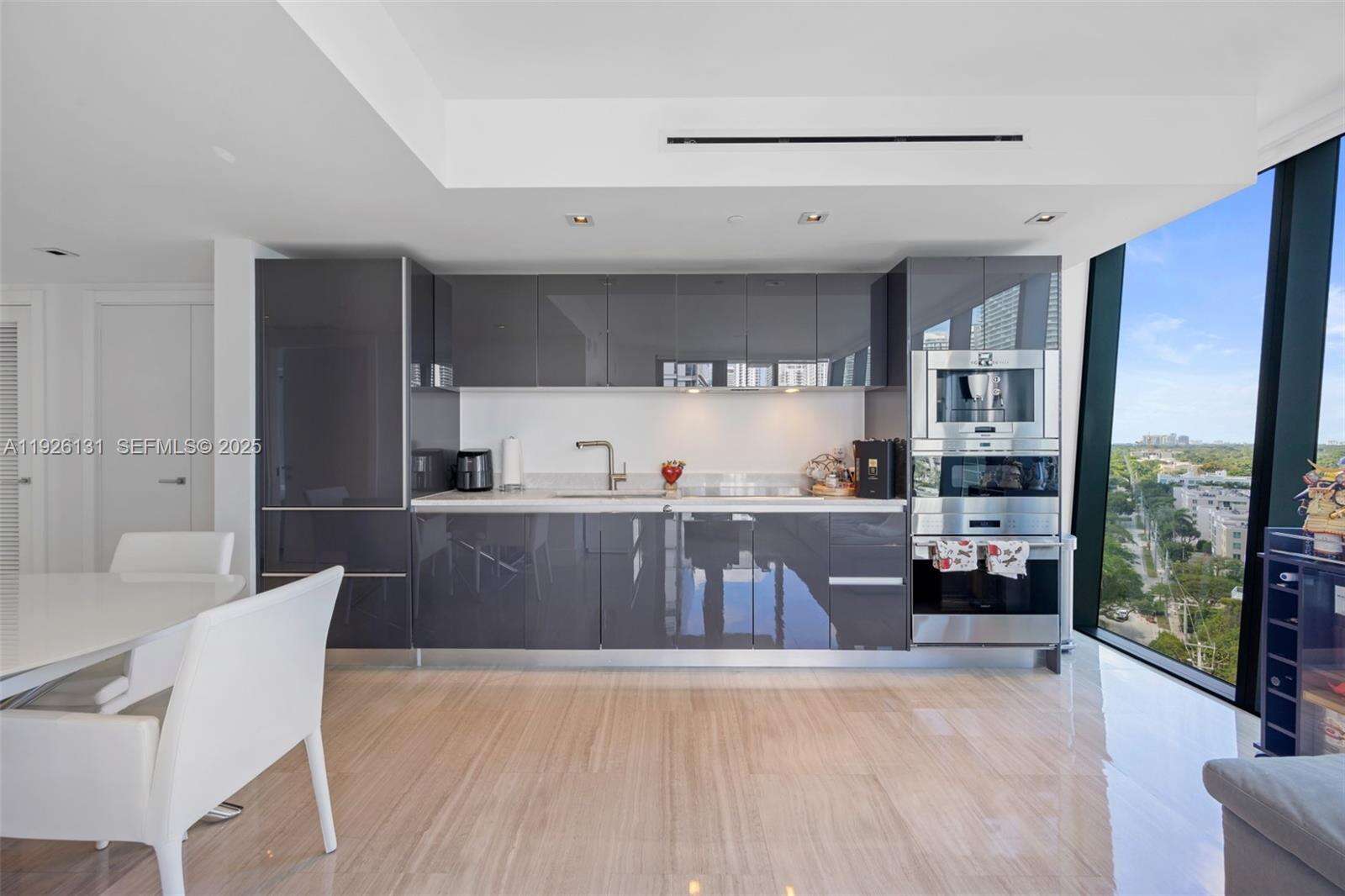 Echo Brickell at 1451 Brickell Ave, Miami, FL 33131 - For Sale photo 6
