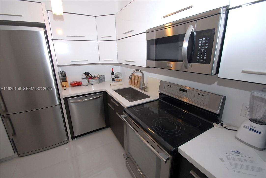 South Bay Club at 800 W Ave, Miami Beach, FL 33139 - For Sale photo 7