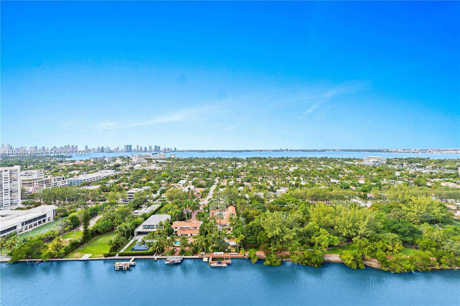 FONTAINEBLEAU II - 4401 Collins Ave, Miami Beach, FL 33140 | Picture 4