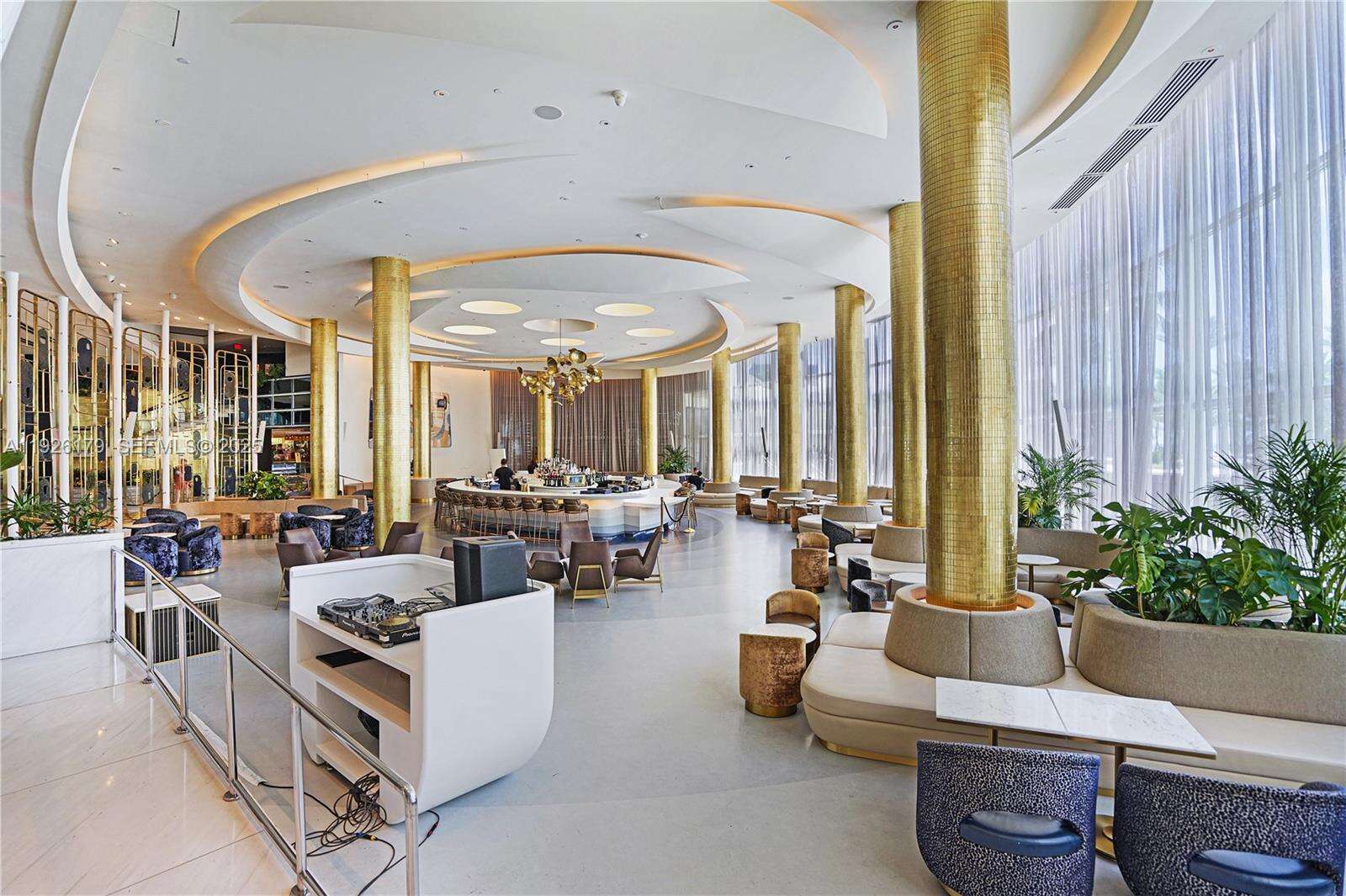 FONTAINEBLEAU II - 4401 Collins Ave, Miami Beach, FL 33140 | Picture 37
