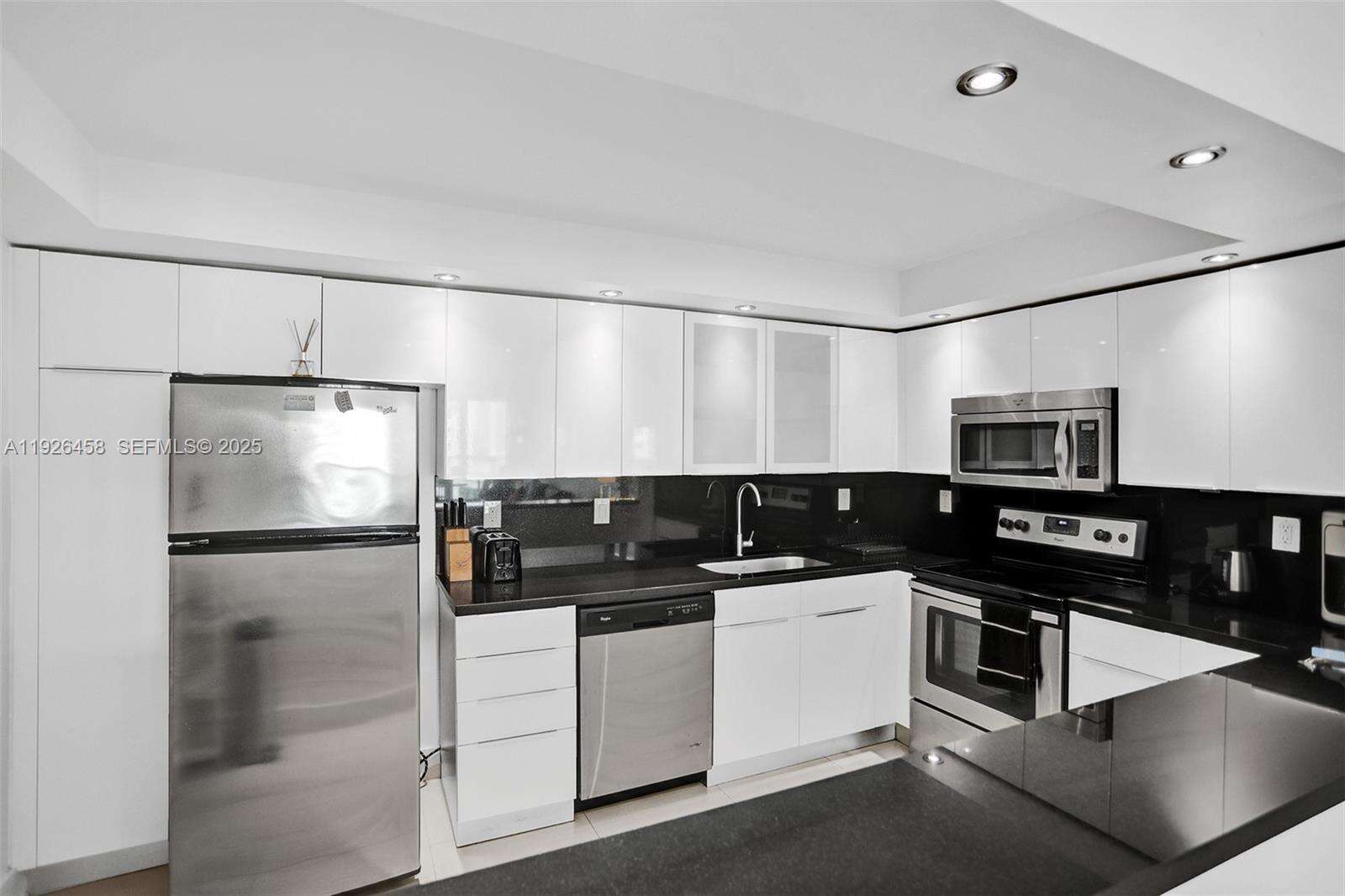 Ocean Reserve at 19370 Collins Ave, Sunny Isles Beach, FL 33160 - For Sale photo 21