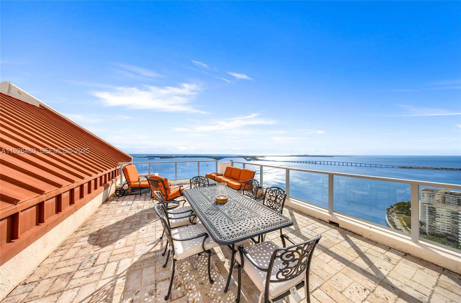 THE MARK ON BRICKELL - 1155 Brickell Bay Dr, Miami, FL 33131 | Picture 2