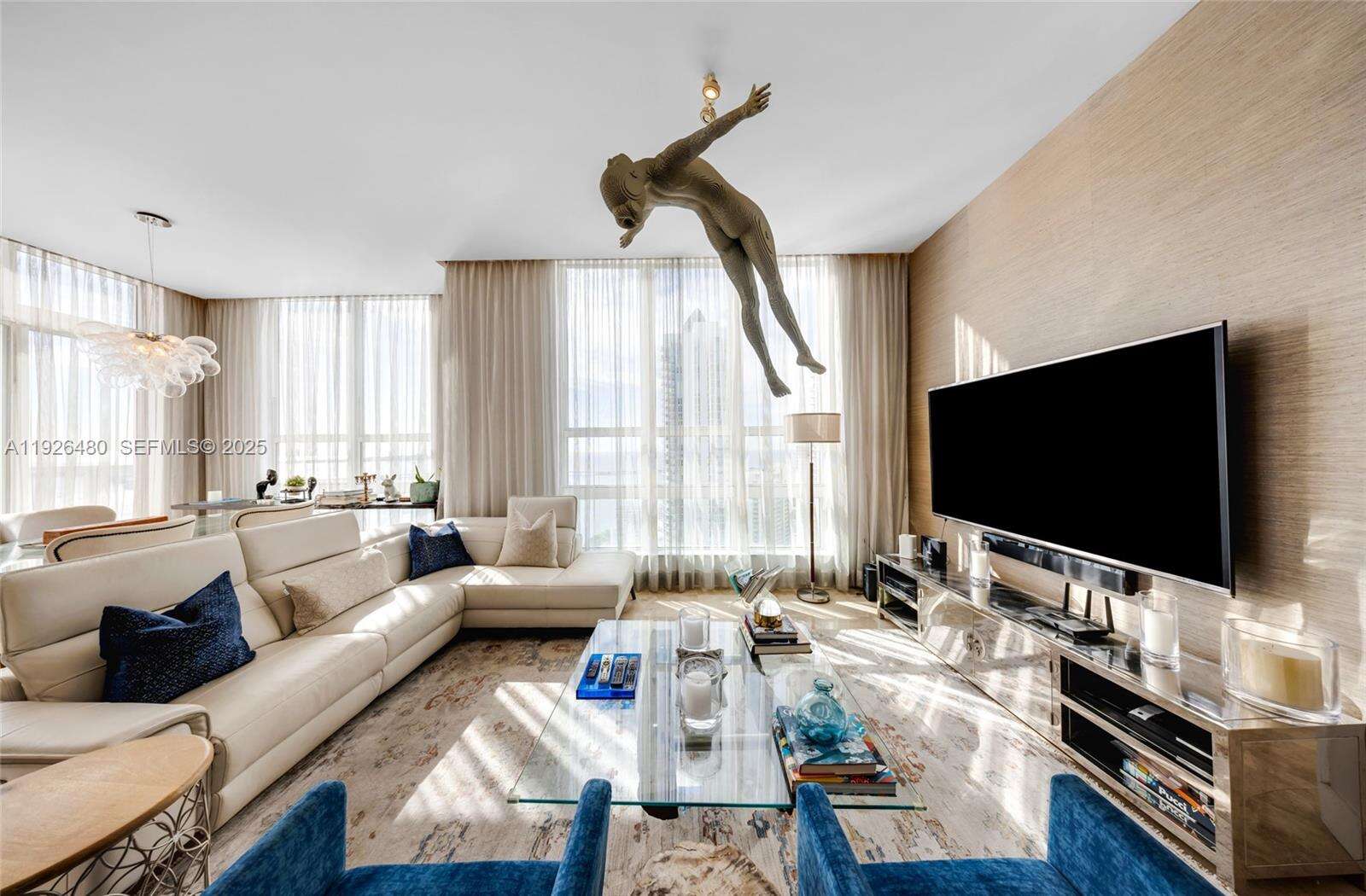 THE MARK ON BRICKELL - 1155 Brickell Bay Dr, Miami, FL 33131 | Picture 12