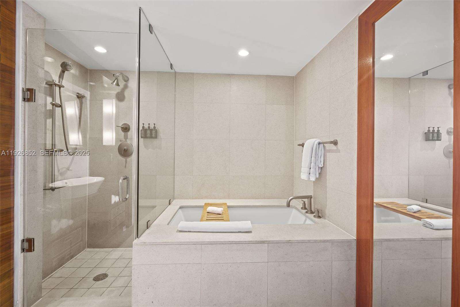 Central Carillon at 6801 Collins Ave, Miami Beach, FL 33141 - For Sale photo 11