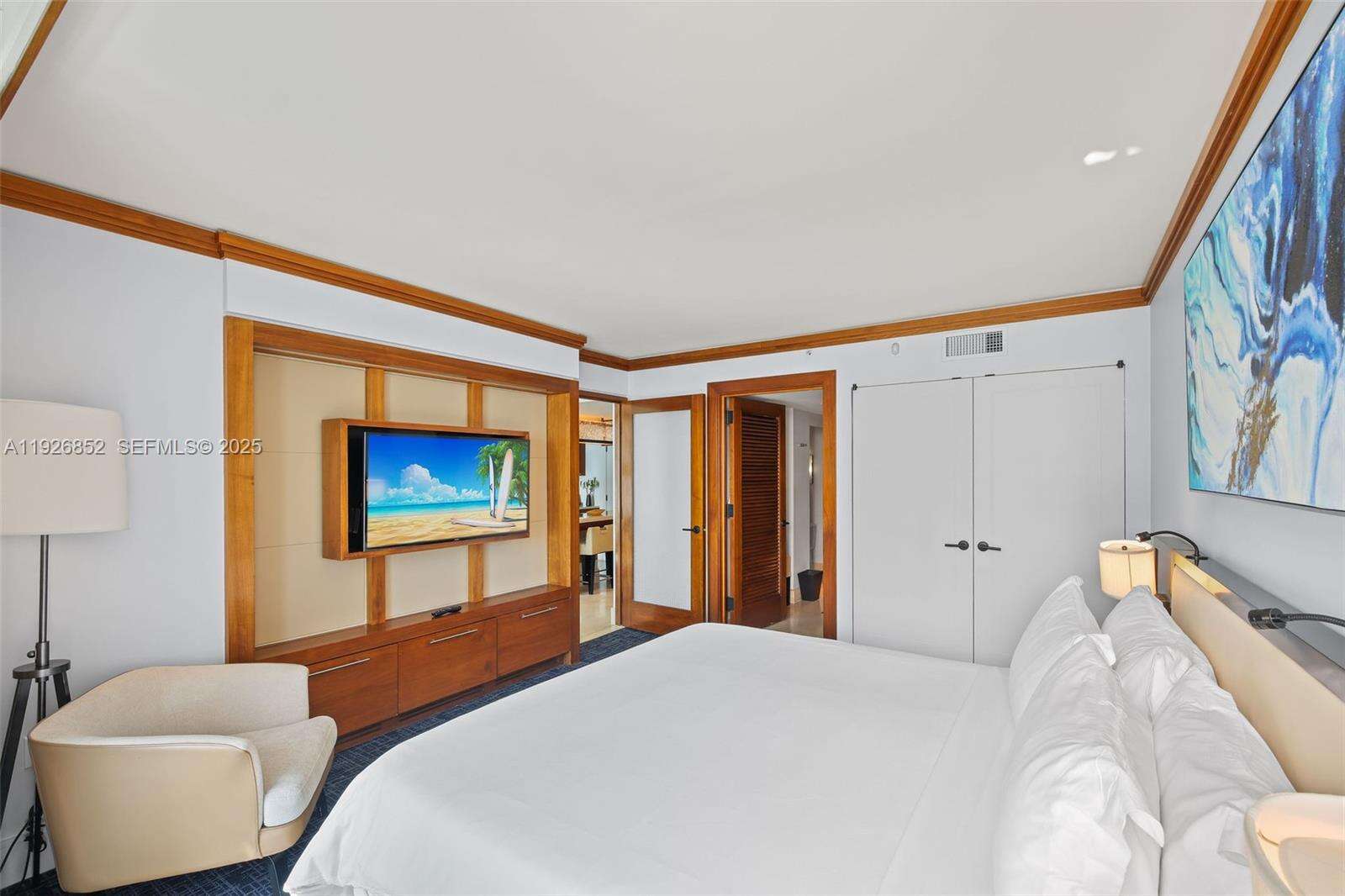 Central Carillon at 6801 Collins Ave, Miami Beach, FL 33141 - For Sale photo 8