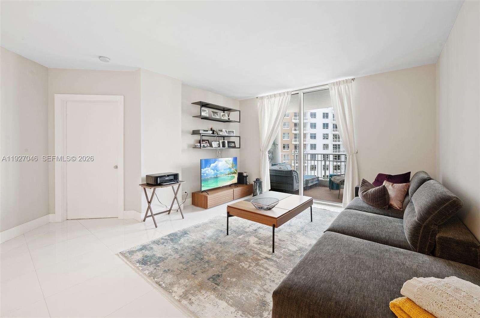 Courvoisier Courts at 701 Brickell Key Blvd, Miami, FL 33131 - For Sale photo 11