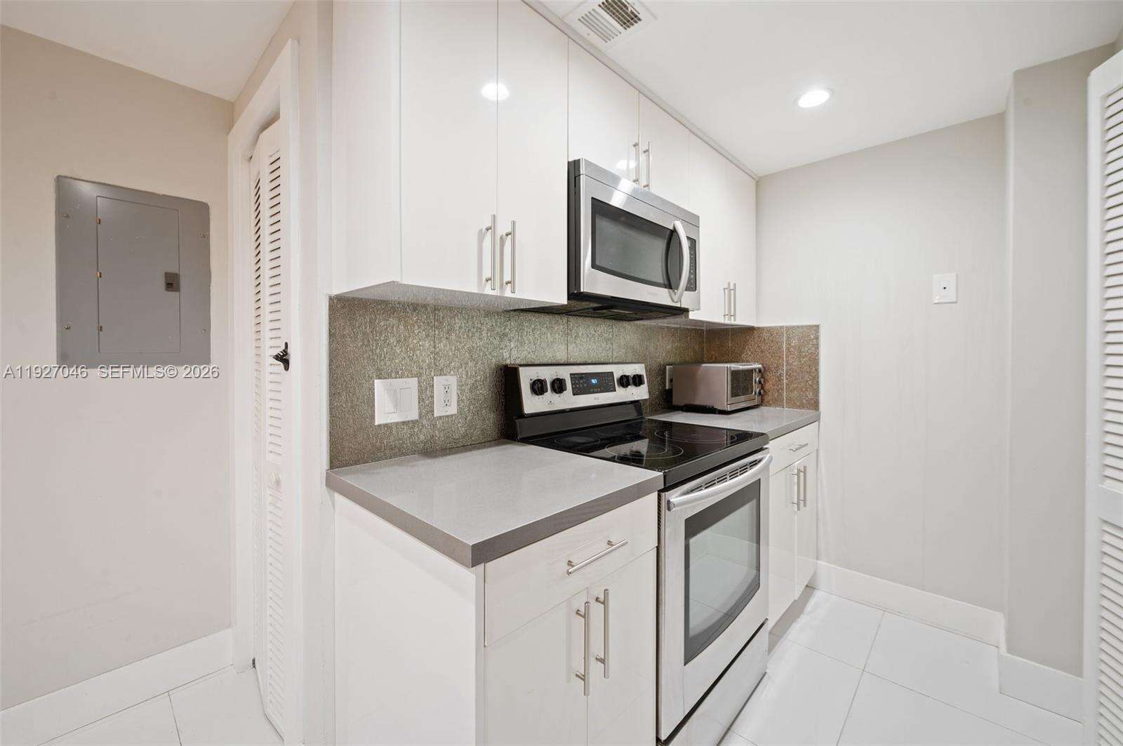 Courvoisier Courts at 701 Brickell Key Blvd, Miami, FL 33131 - For Sale photo 14