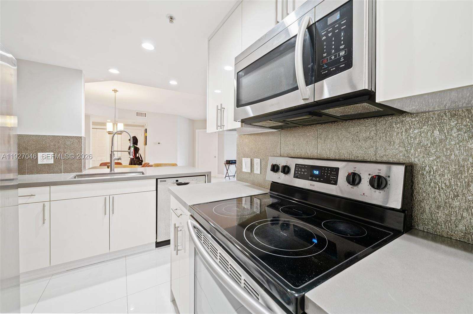 Courvoisier Courts at 701 Brickell Key Blvd, Miami, FL 33131 - For Sale photo 15