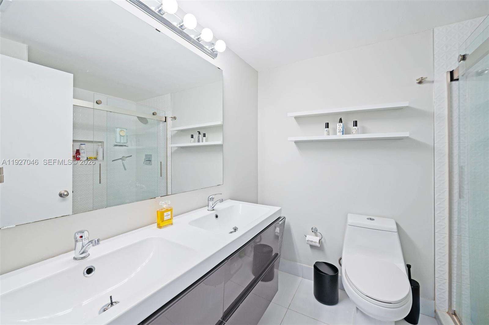 Courvoisier Courts at 701 Brickell Key Blvd, Miami, FL 33131 - For Sale photo 17
