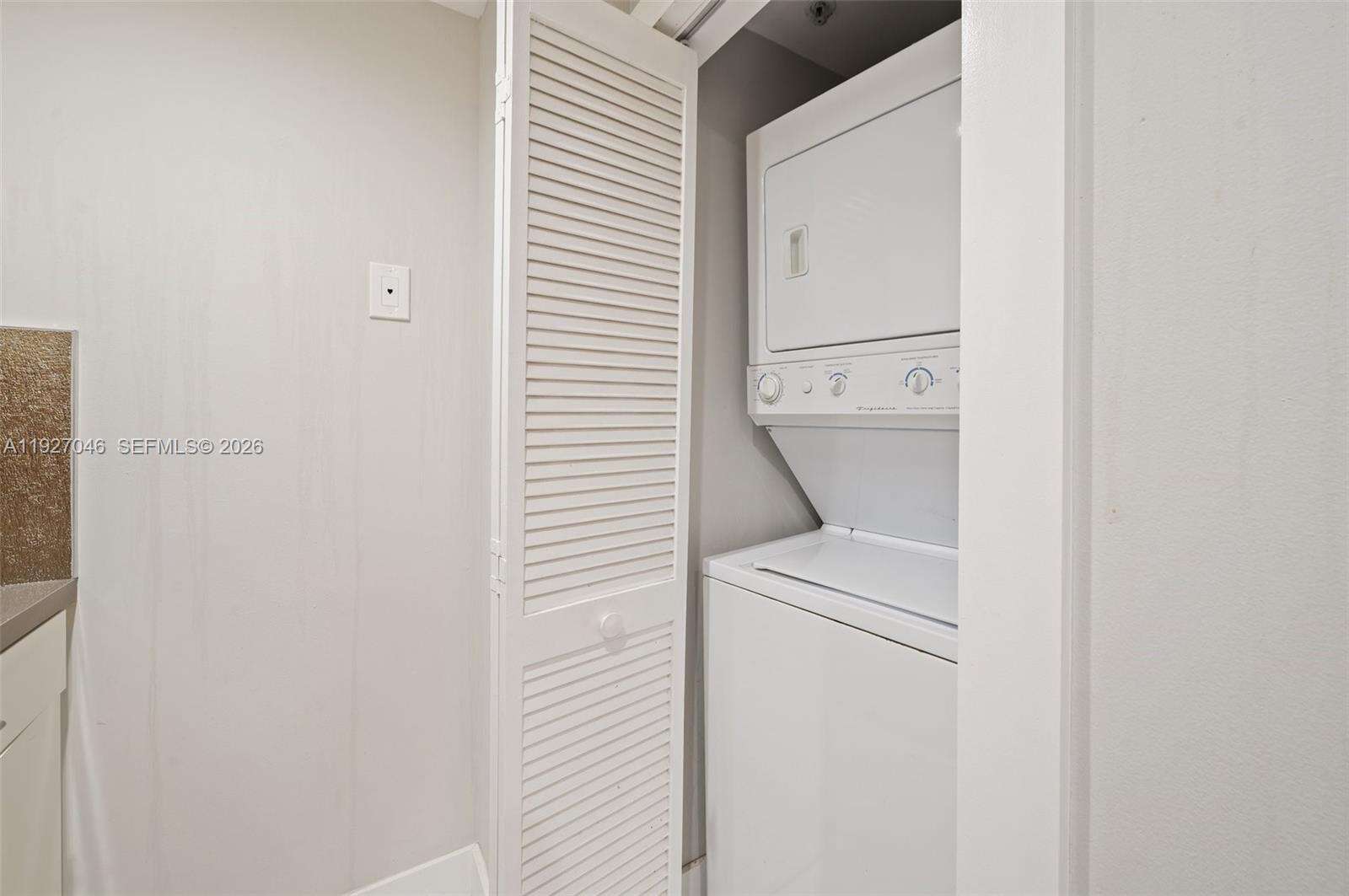 Courvoisier Courts at 701 Brickell Key Blvd, Miami, FL 33131 - For Sale photo 22