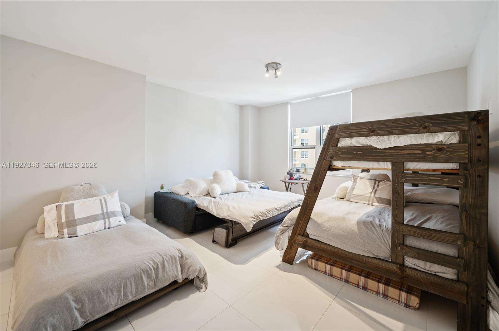 Courvoisier Courts at 701 Brickell Key Blvd, Miami, FL 33131 - For Sale photo 23