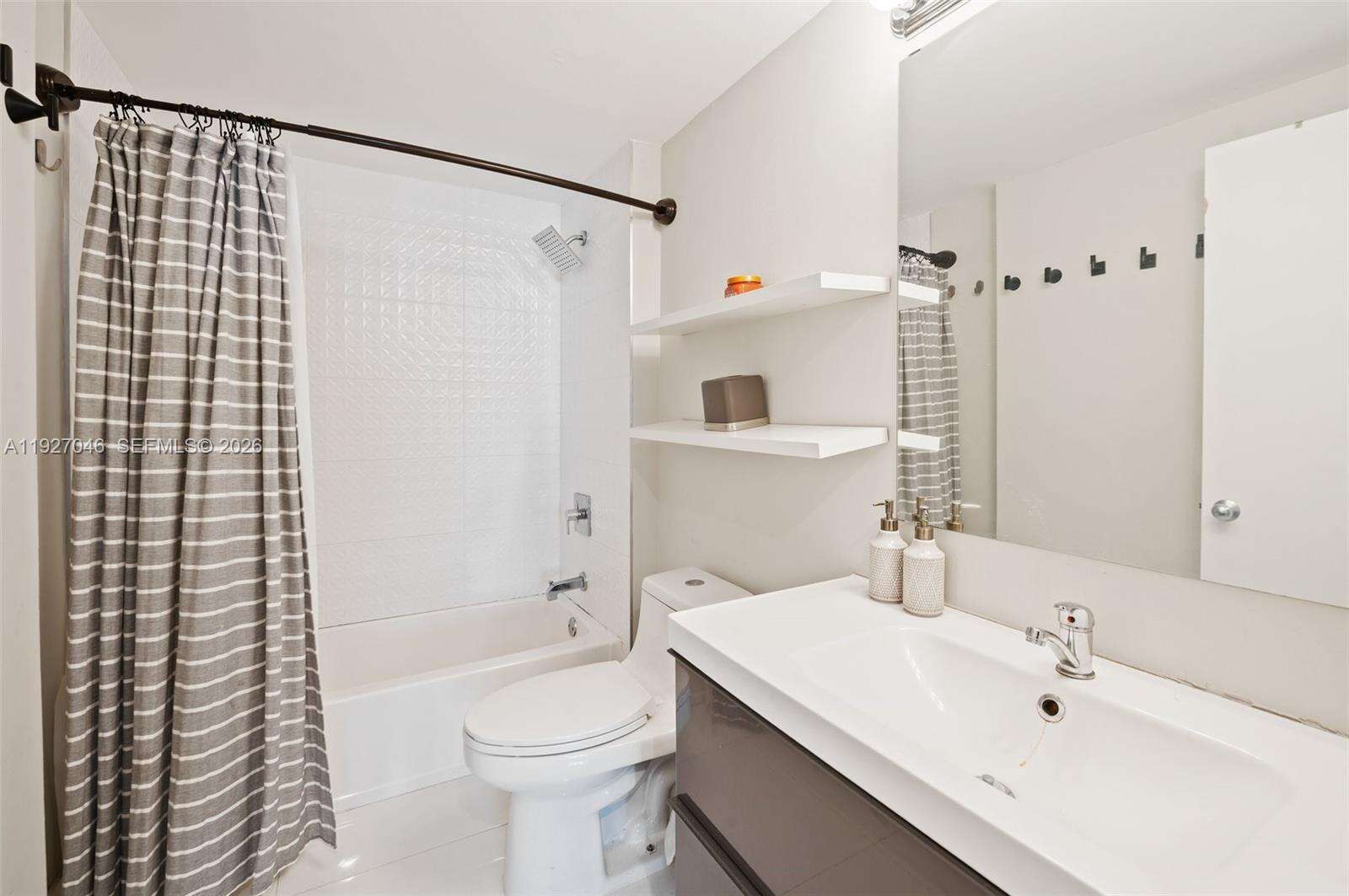 Courvoisier Courts at 701 Brickell Key Blvd, Miami, FL 33131 - For Sale photo 25