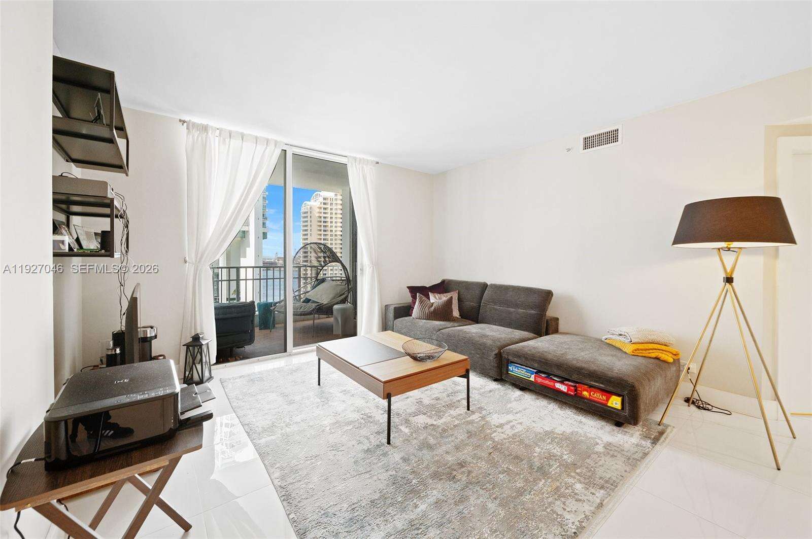 Courvoisier Courts at 701 Brickell Key Blvd, Miami, FL 33131 - For Sale photo 10