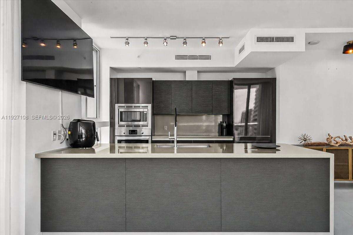 The Bond On Brickell at 1080 Brickell Ave, Miami, FL 33131 - For Sale photo 11