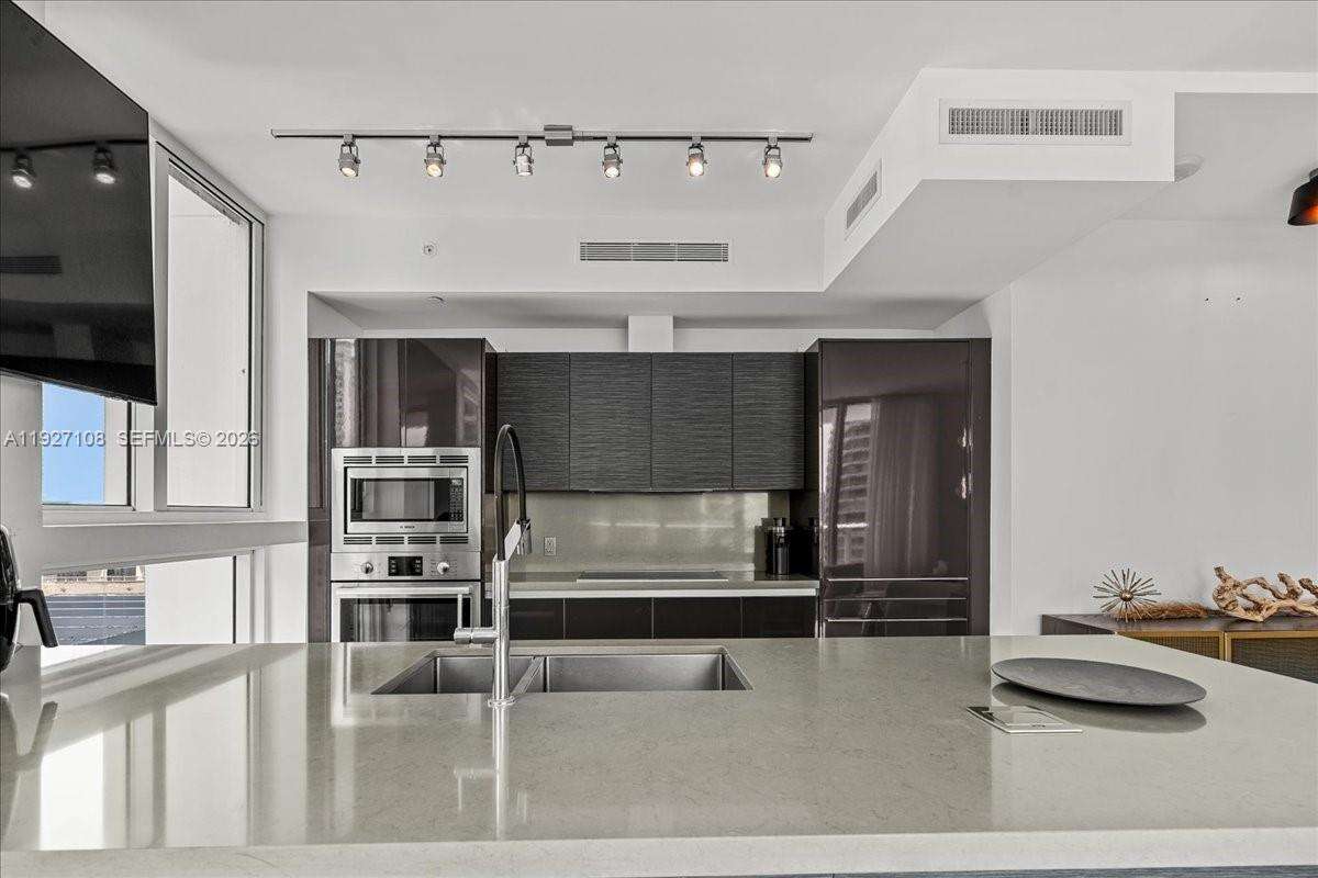 The Bond On Brickell at 1080 Brickell Ave, Miami, FL 33131 - For Sale photo 15