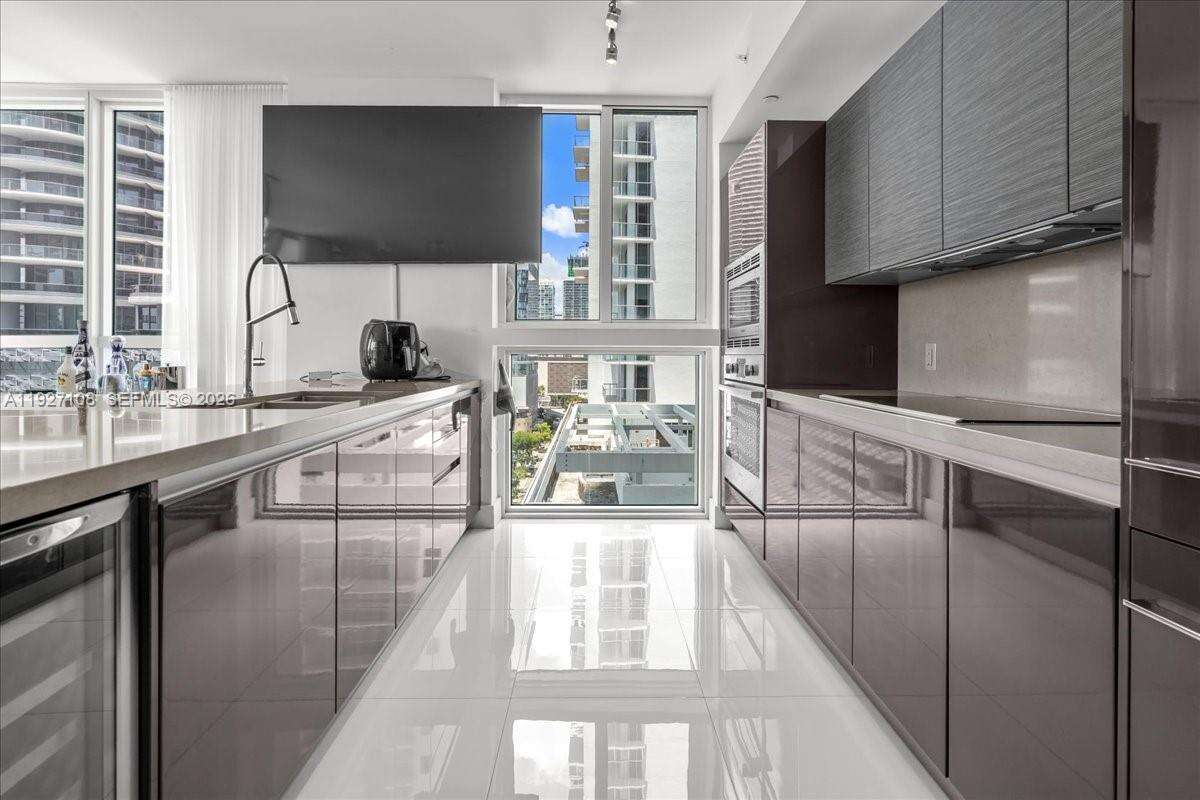 The Bond On Brickell at 1080 Brickell Ave, Miami, FL 33131 - For Sale photo 20