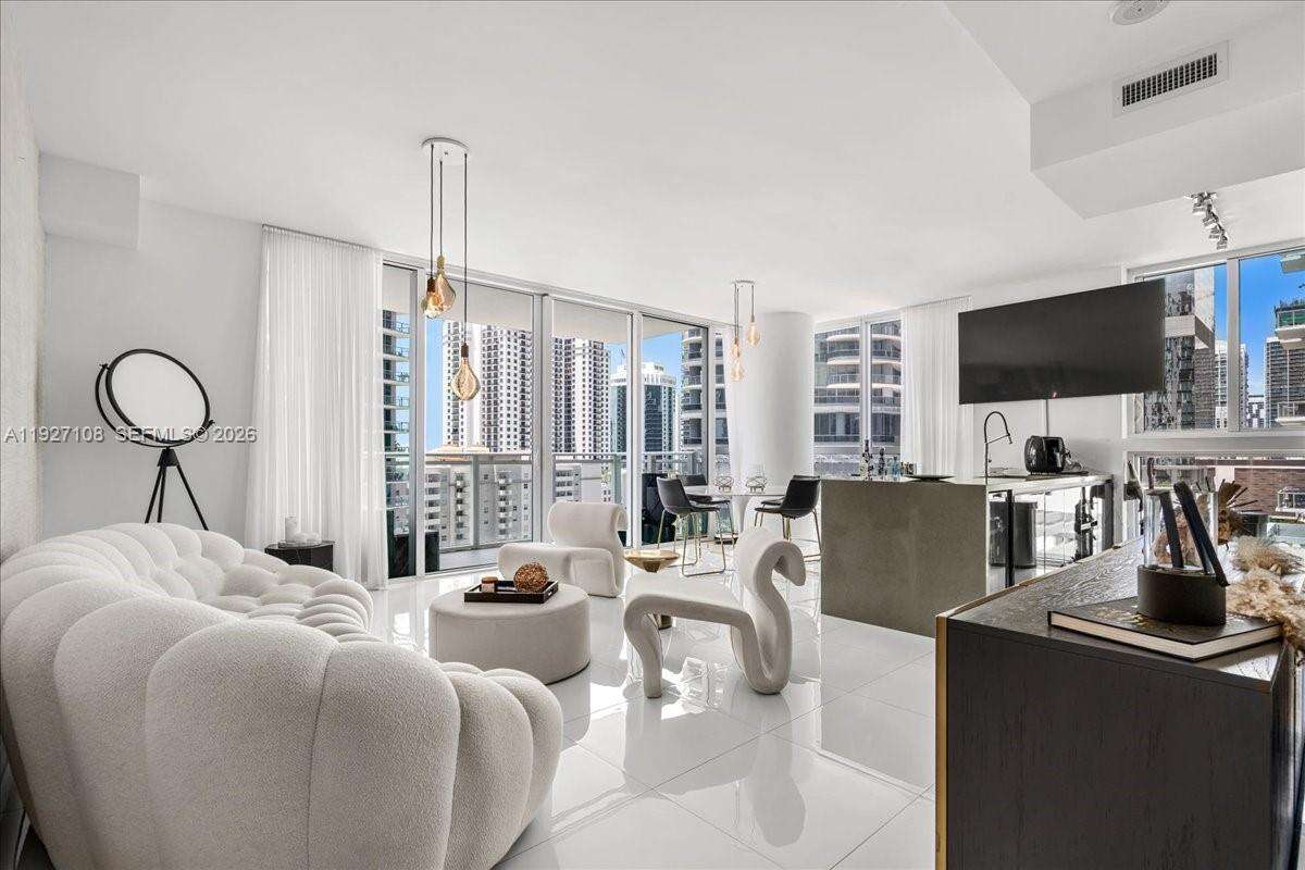 The Bond On Brickell at 1080 Brickell Ave, Miami, FL 33131 - For Sale photo 7