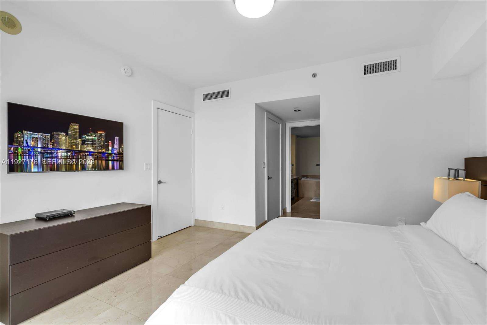 Icon Brickell 2 at 495 Brickell Ave, Miami, FL 33131 - For Sale photo 17