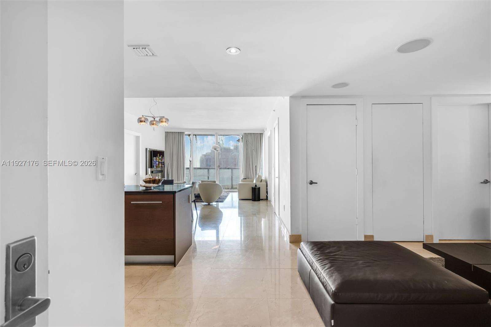 Icon Brickell 2 at 495 Brickell Ave, Miami, FL 33131 - For Sale photo 6