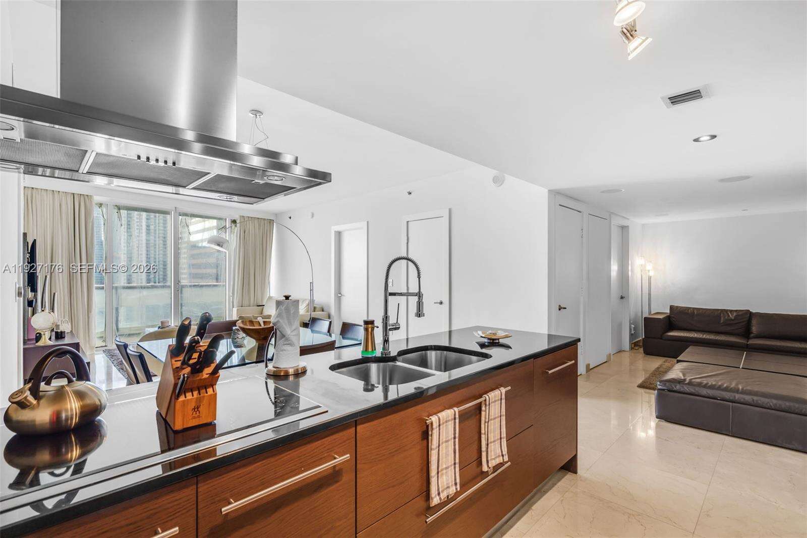 Icon Brickell 2 at 495 Brickell Ave, Miami, FL 33131 - For Sale photo 7