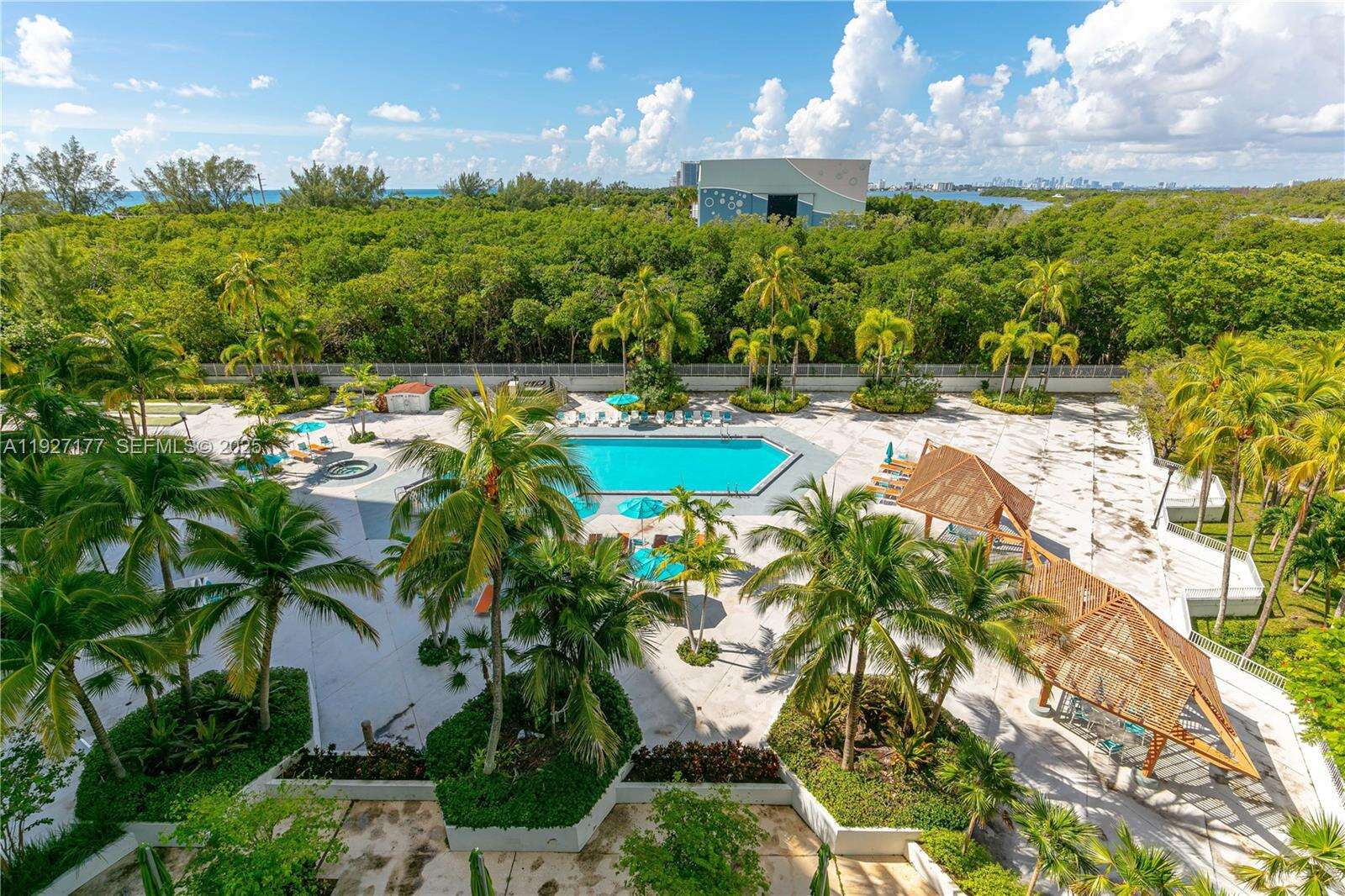 Arlen House at 100 Bayview Dr, Sunny Isles Beach, FL 33160 - For Sale photo 33