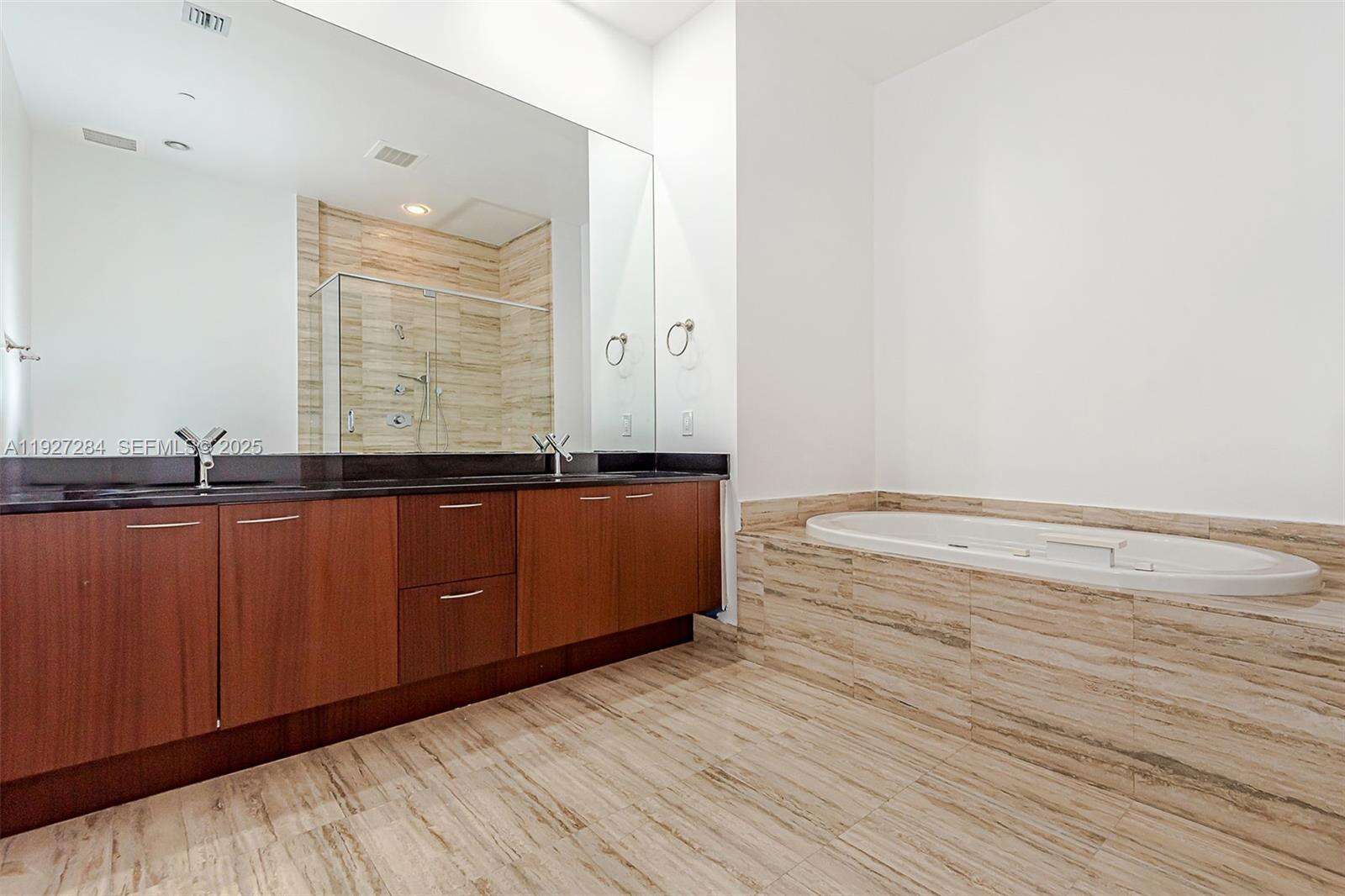 TDR TOWER II - 15901 Collins Ave, Sunny Isles Beach, FL 33160 | Picture 26