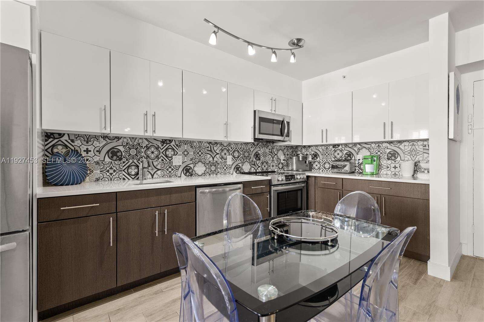 Decoplage at 100 Lincoln Rd, Miami Beach, FL 33139 - For Sale photo 9