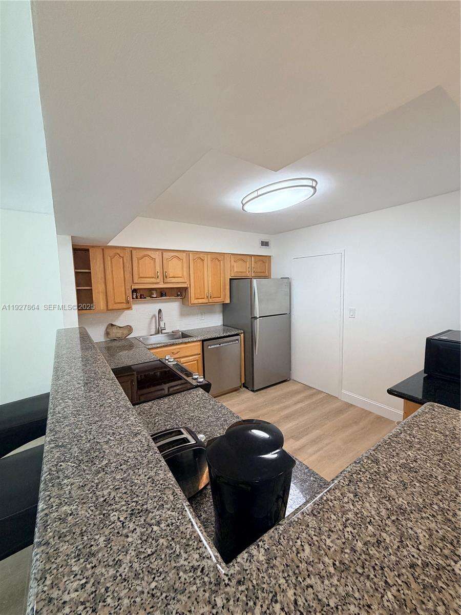 Seacoast 5151 at 5151 Collins Ave, Miami Beach, FL 33140 - For Sale photo 6