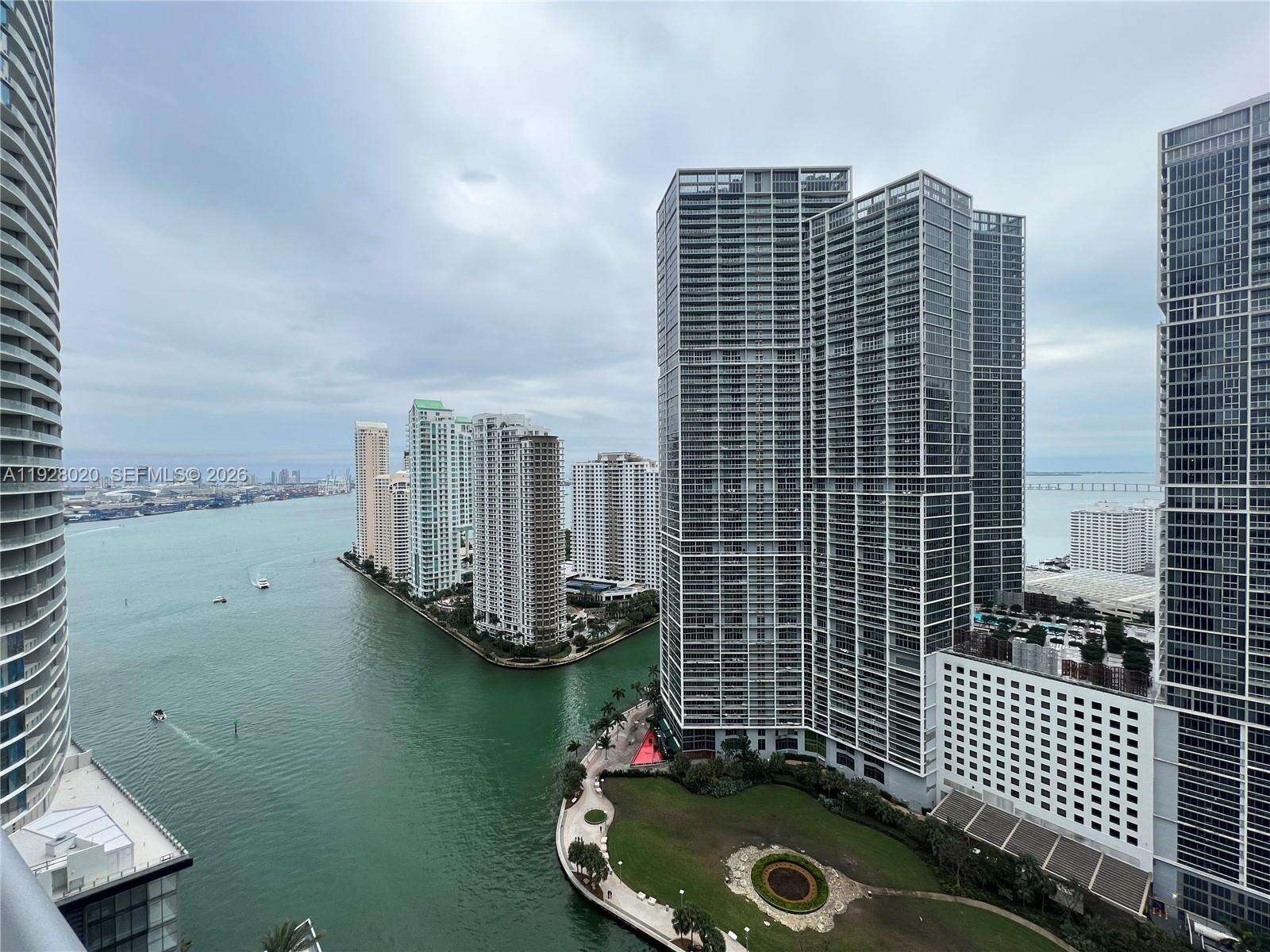 Epic Residences at 200 Biscayne Blvd Way, Miami, FL 33131 - For Sale photo 1