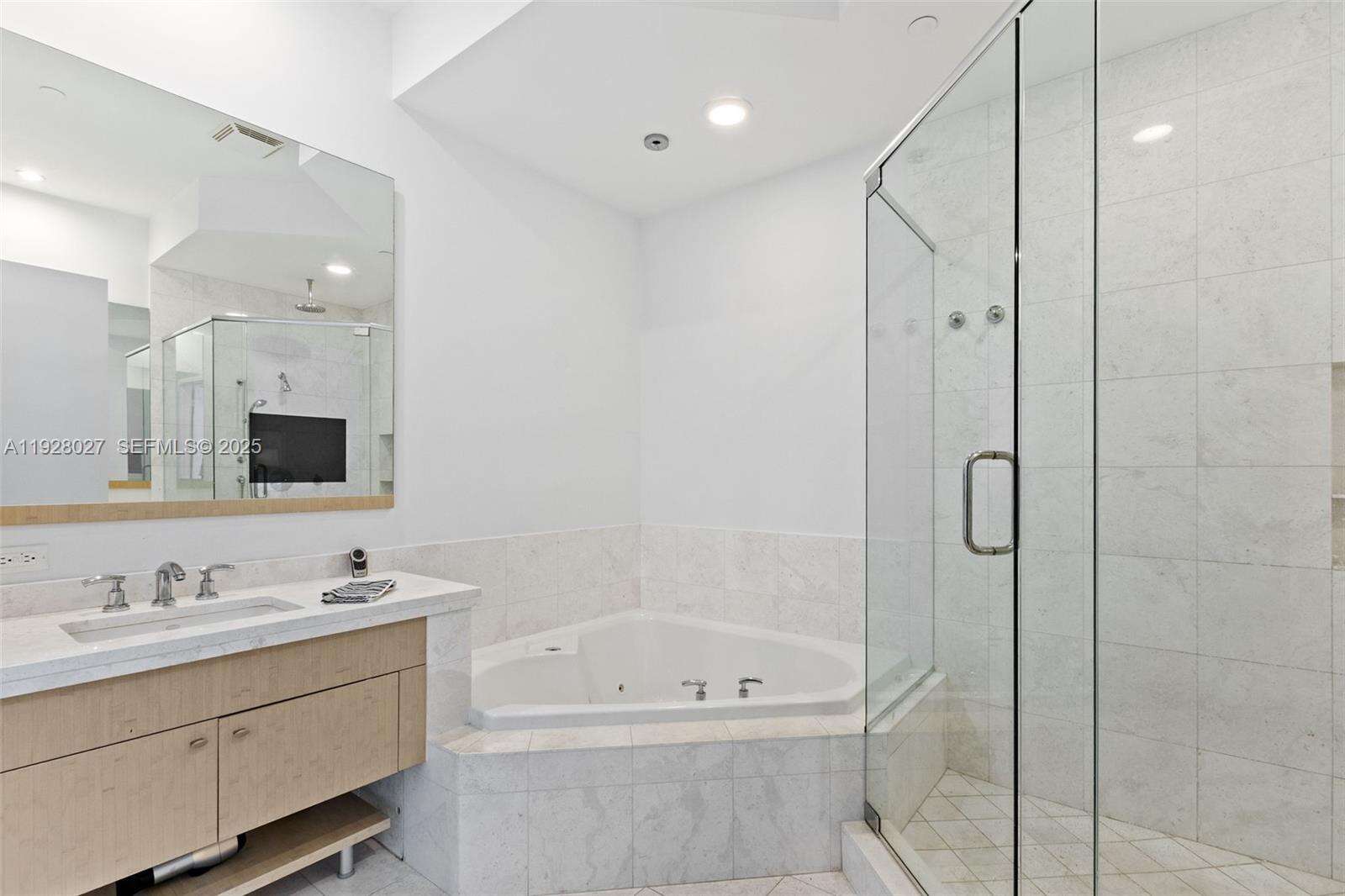 ASIA - 900 Brickell Key Blvd, Miami, FL 33131 | Picture 11