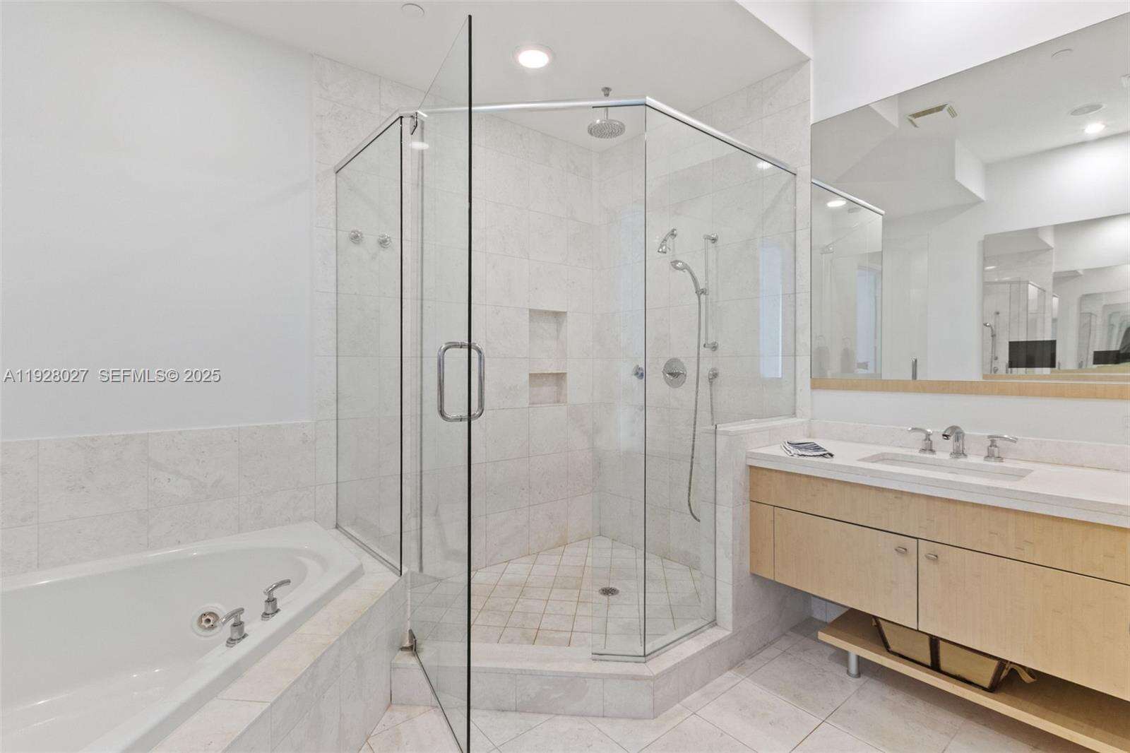 ASIA - 900 Brickell Key Blvd, Miami, FL 33131 | Picture 12
