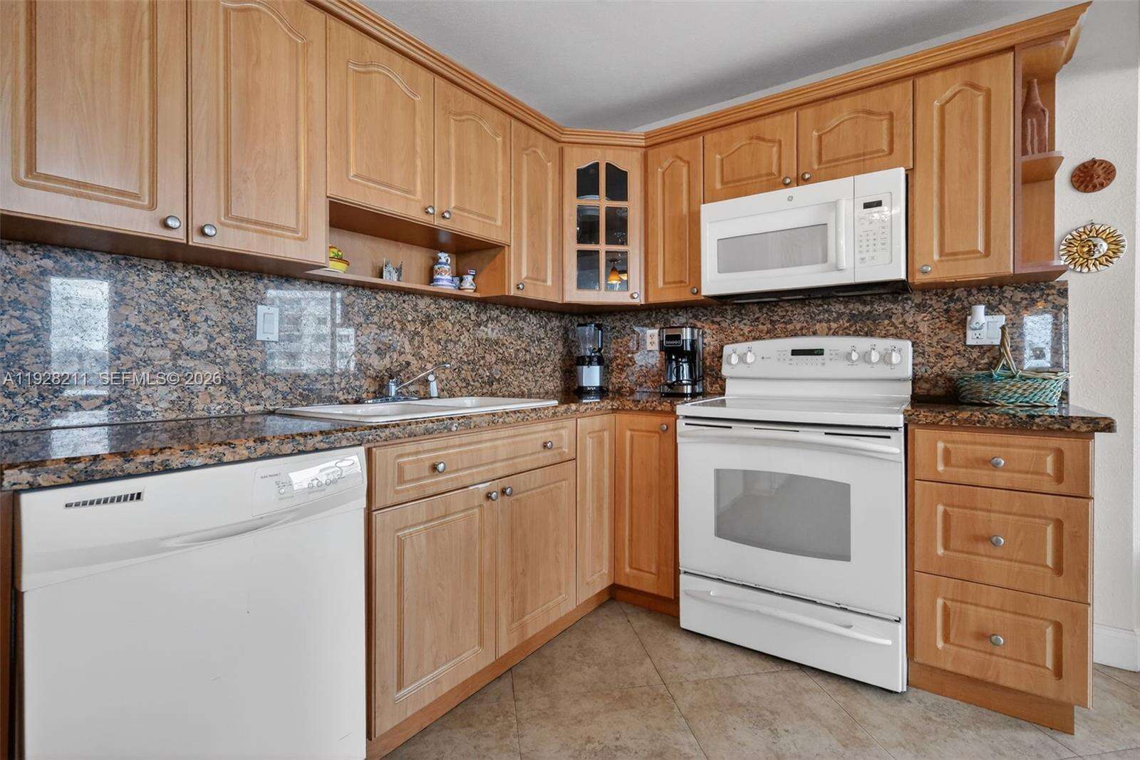 Burleigh House at 7135 Collins Ave, Miami Beach, FL 33141 - For Sale photo 8