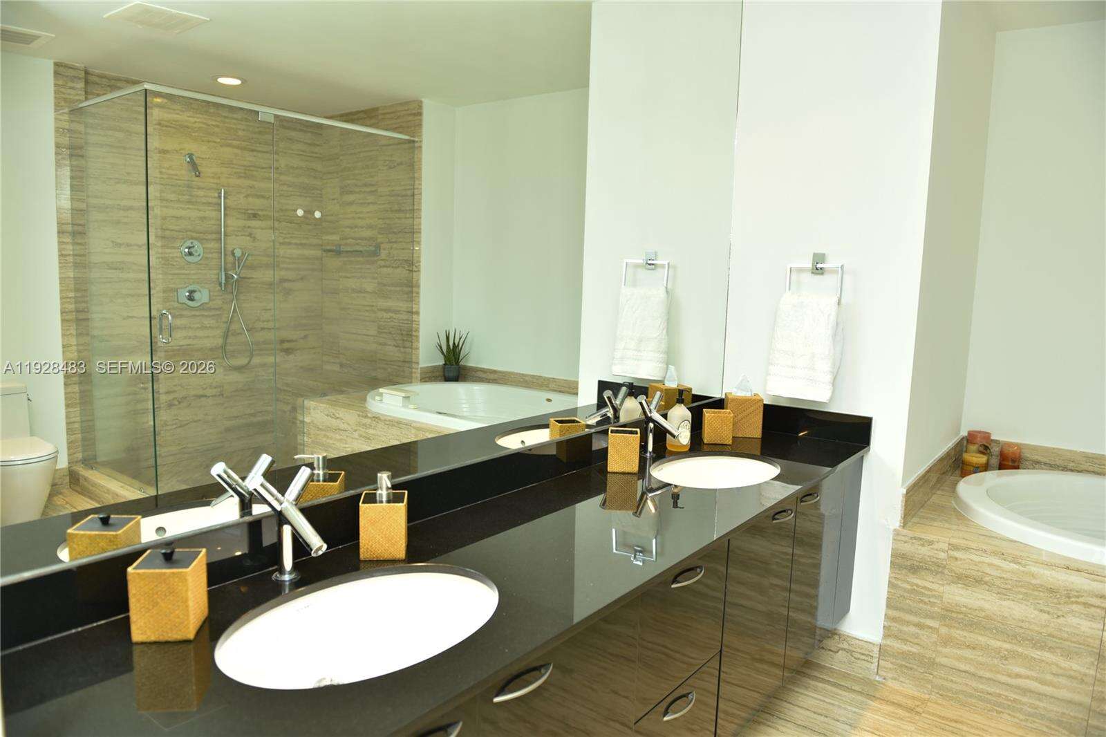 TDR TOWER I - 16001 Collins Ave, Sunny Isles Beach, FL 33160 | Picture 12