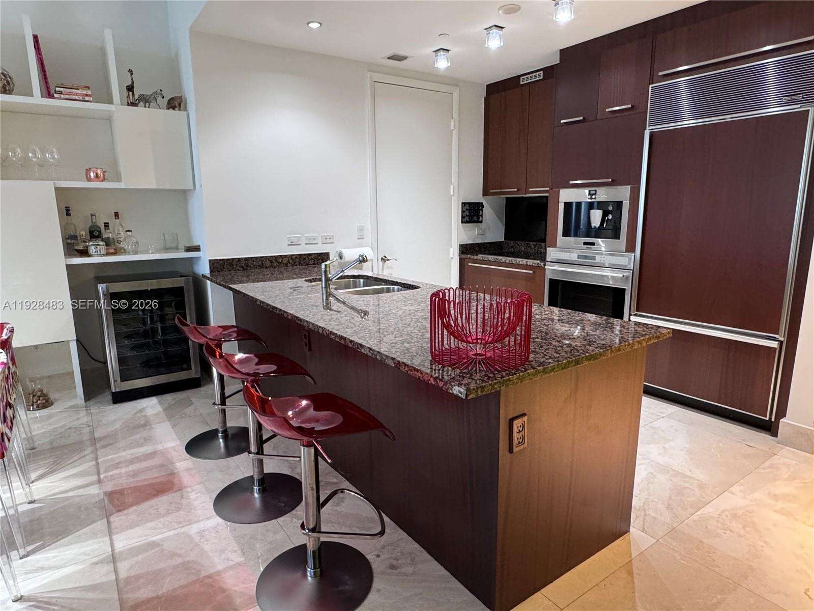 TDR TOWER I - 16001 Collins Ave, Sunny Isles Beach, FL 33160 | Picture 4