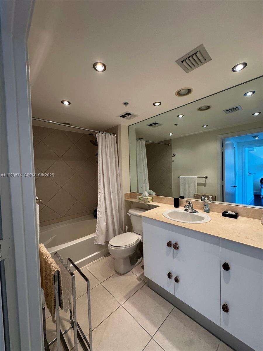 One Miami East at 335 Biscayne Blvd, Miami, FL 33131 - For Sale photo 15