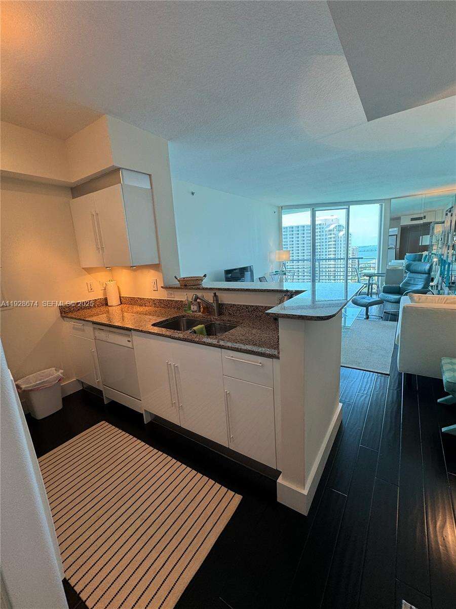 One Miami East at 335 Biscayne Blvd, Miami, FL 33131 - For Sale photo 4