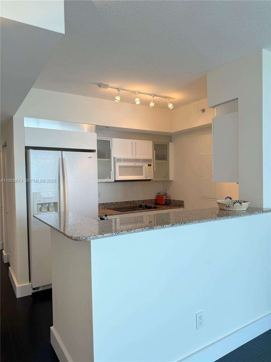 One Miami East at 335 Biscayne Blvd, Miami, FL 33131 - For Sale photo 5