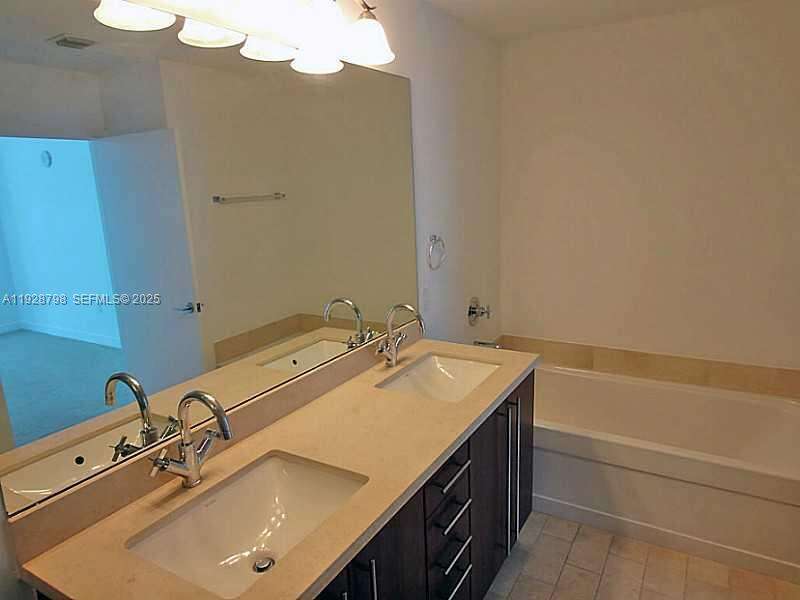 Axis On Brickell at 1111 1 Ave, Miami, FL 33130 - For Sale photo 11