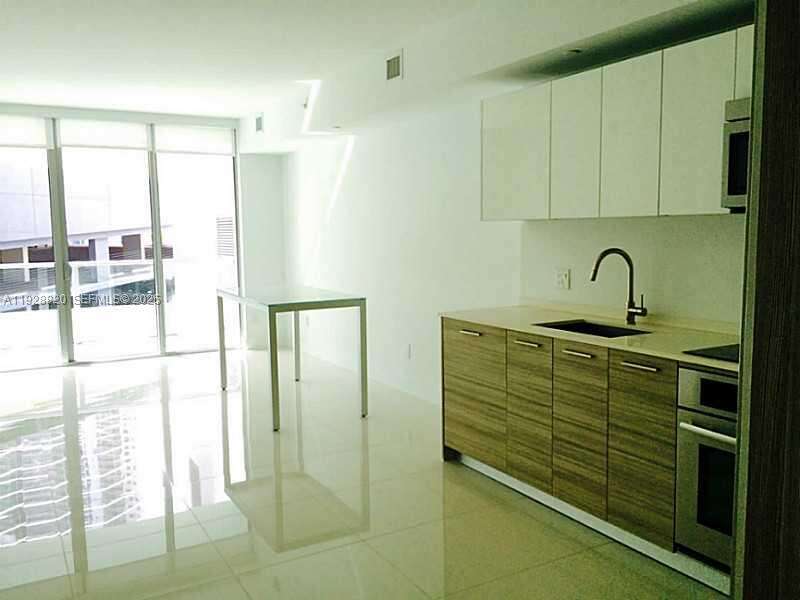 Brickell House at 1300 Brickell Bay Dr, Miami, FL 33131 - For Sale photo 25