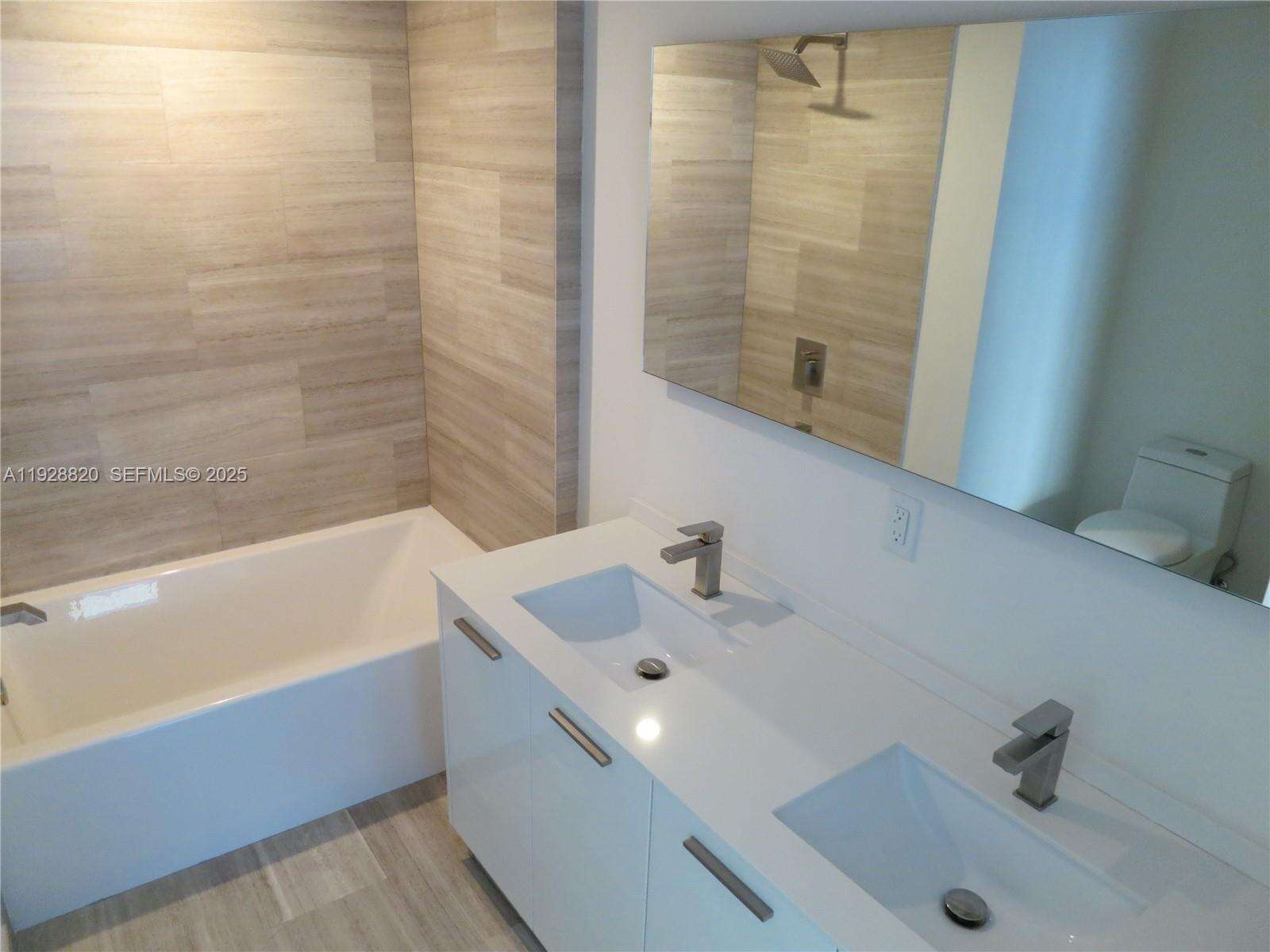 Brickell House at 1300 Brickell Bay Dr, Miami, FL 33131 - For Sale photo 28