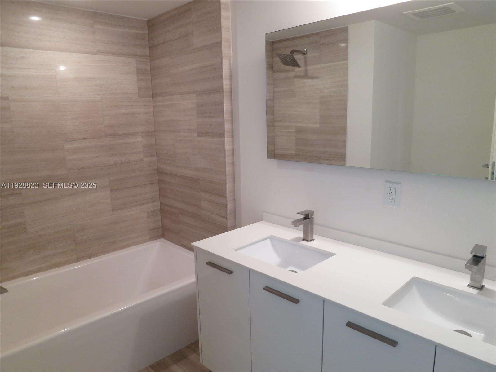 Brickell House at 1300 Brickell Bay Dr, Miami, FL 33131 - For Sale photo 4